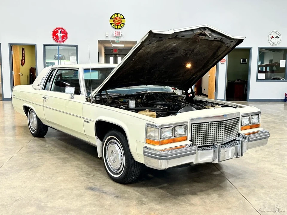 1981 Cadillac DeVille 6th Gen - Image 9 of 21