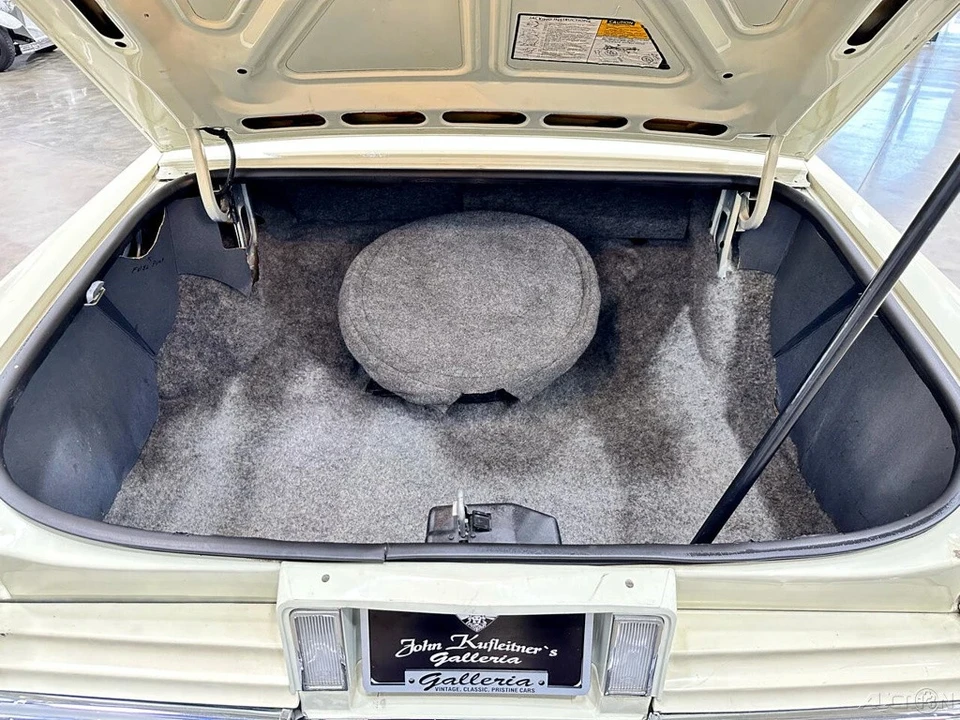 1981 Cadillac DeVille 6th Gen - Image 17 of 21