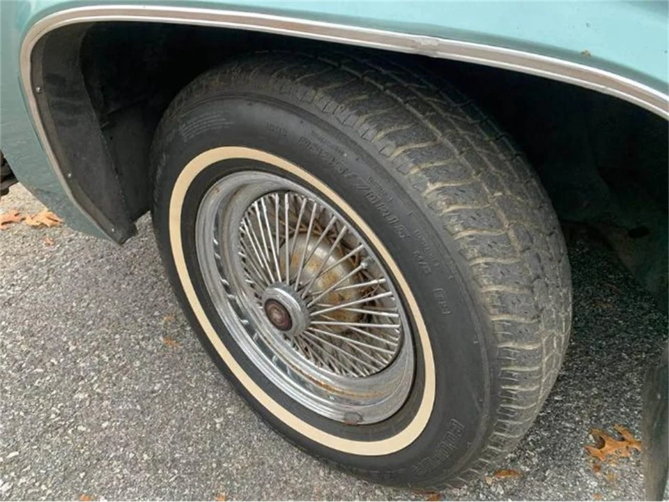 1981 Cadillac DeVille 5th Gen - Image 8 of 17