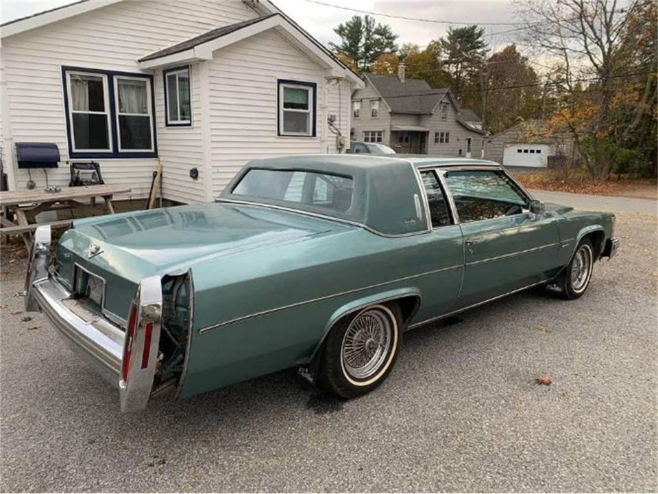 1981 Cadillac DeVille 5th Gen - Image 11 of 17