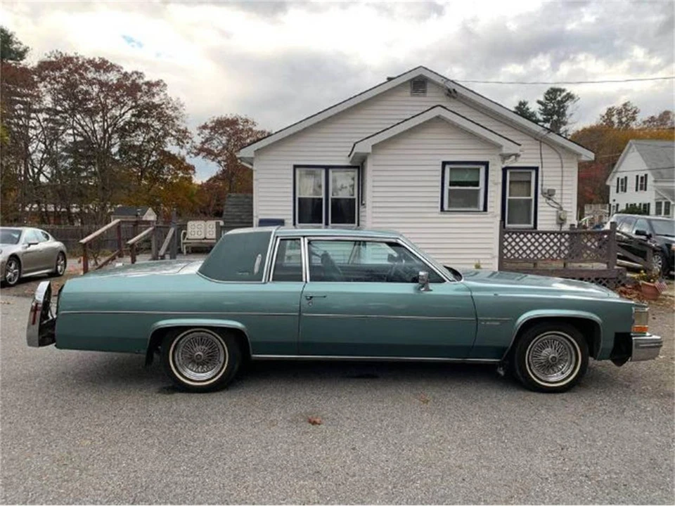 1981 Cadillac DeVille 5th Gen - Image 15 of 17