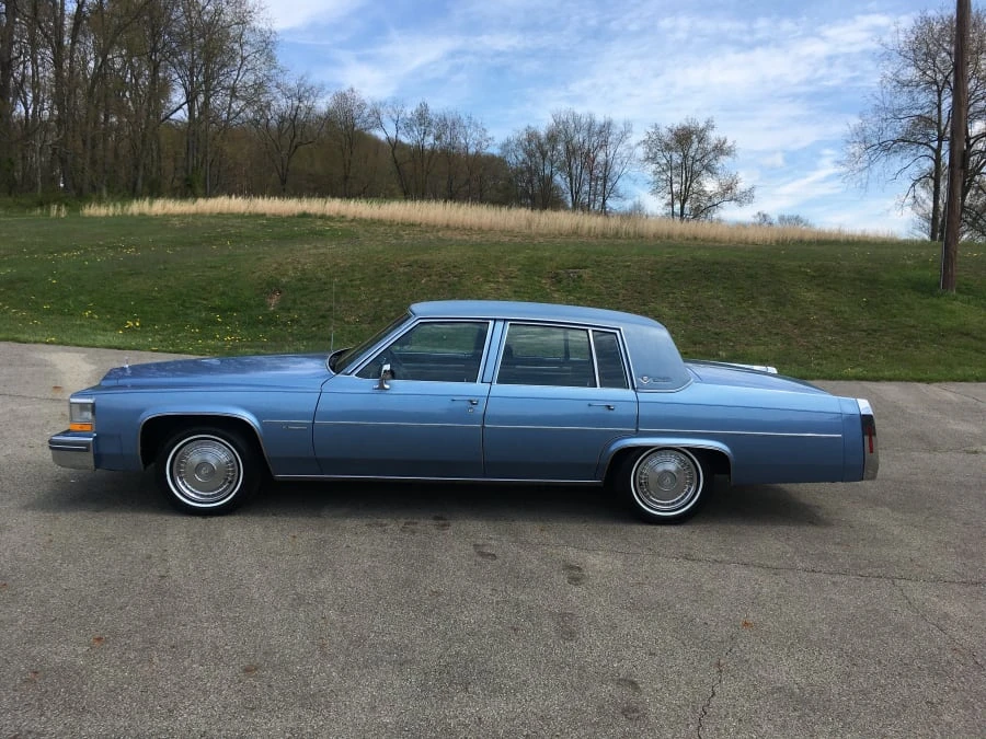 1981 Cadillac DeVille 5th Gen - Image 2 of 7