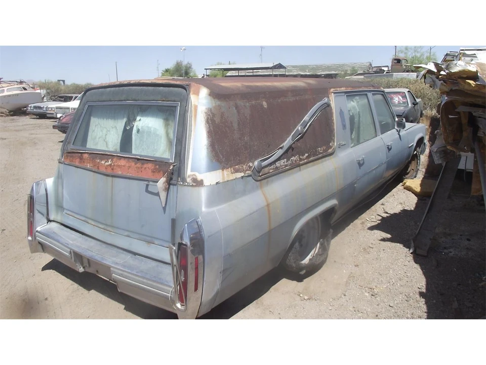 1981 Cadillac Fleetwood - Image 2 of 2