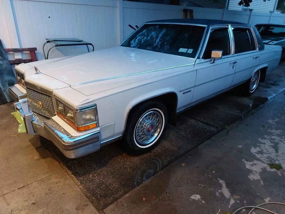 1981 Cadillac Fleetwood - Image 2 of 21