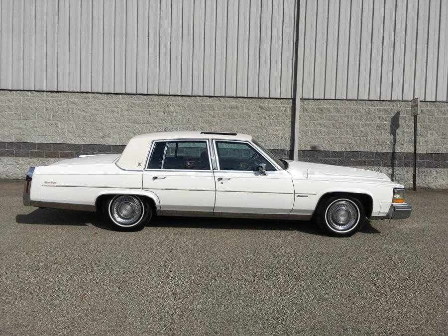 1981 Cadillac Fleetwood - Image 2 of 8