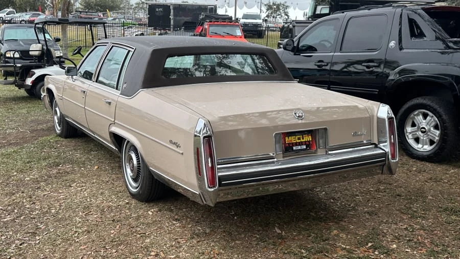 1981 Cadillac Fleetwood - Image 2 of 6