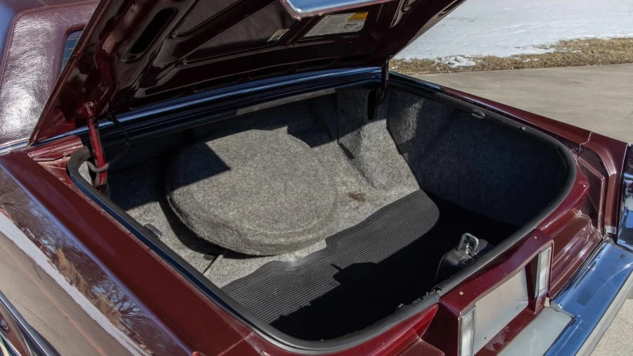 1981 Cadillac Fleetwood - Image 26 of 30