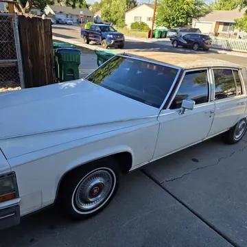 1981 Cadillac Fleetwood Sedan 4D
