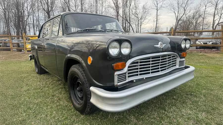 1981 Checker - Image 6 of 18