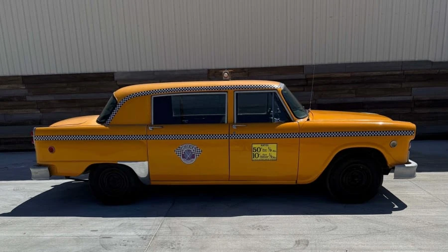 1981 Checker - Image 7 of 16