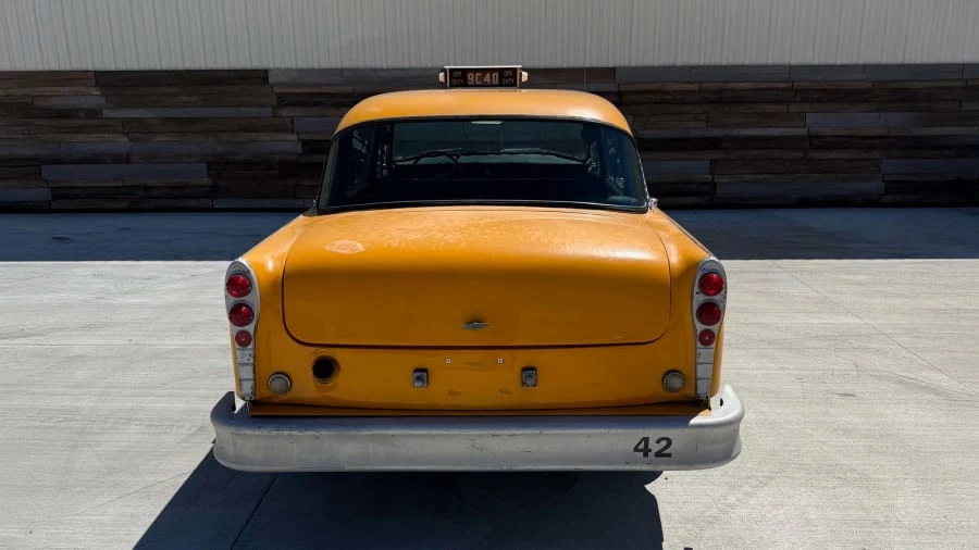 1981 Checker - Image 5 of 16