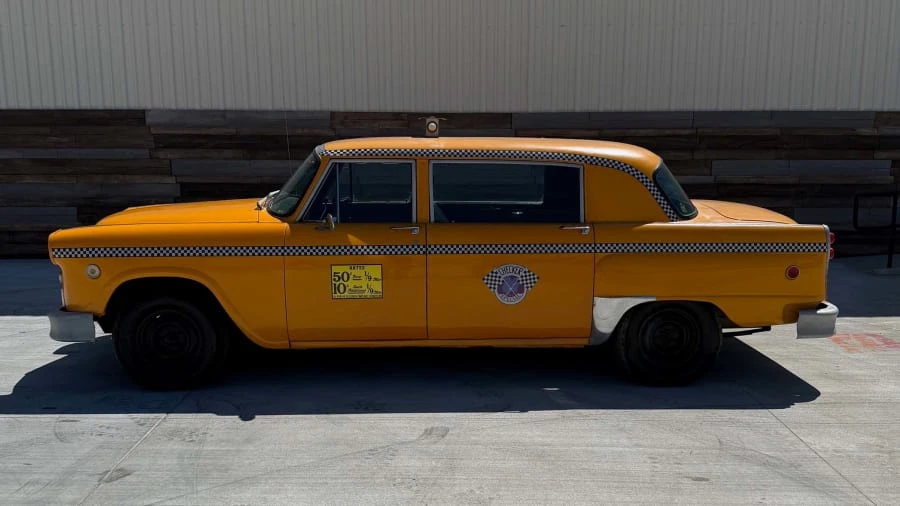 1981 Checker - Image 2 of 16