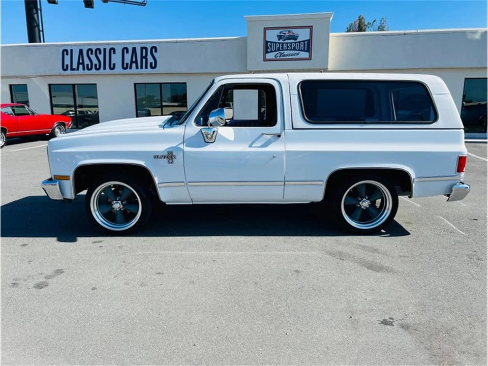 1981 Chevrolet K5 Blazer 2nd Gen - Image 2 of 30