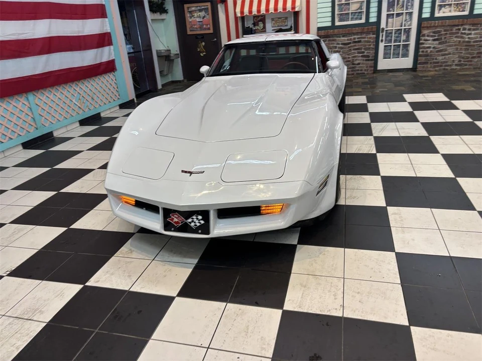 1981 Chevrolet Corvette C3 - Image 10 of 31