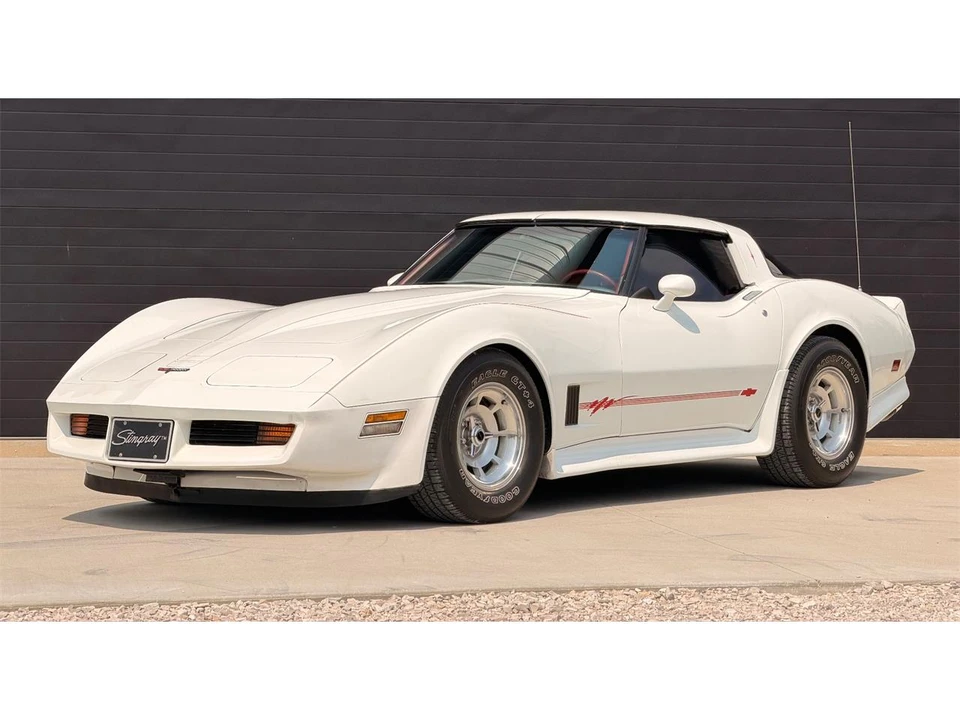 1981 Chevrolet Corvette C3 - Image 2 of 31