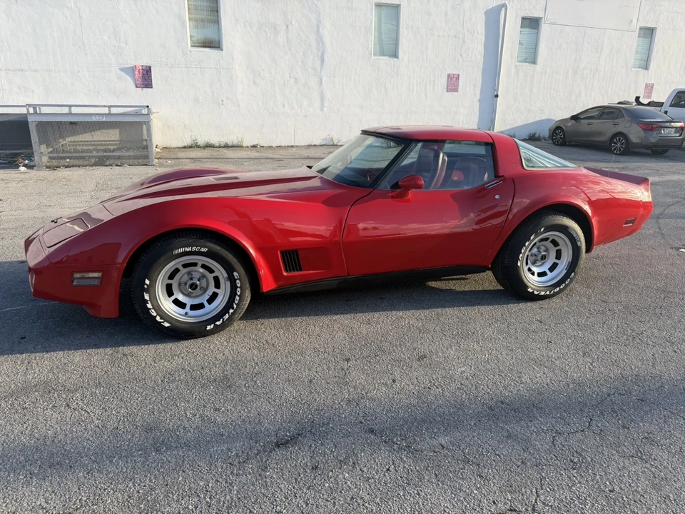 1981 Chevrolet Corvette C3 - Image 2 of 31