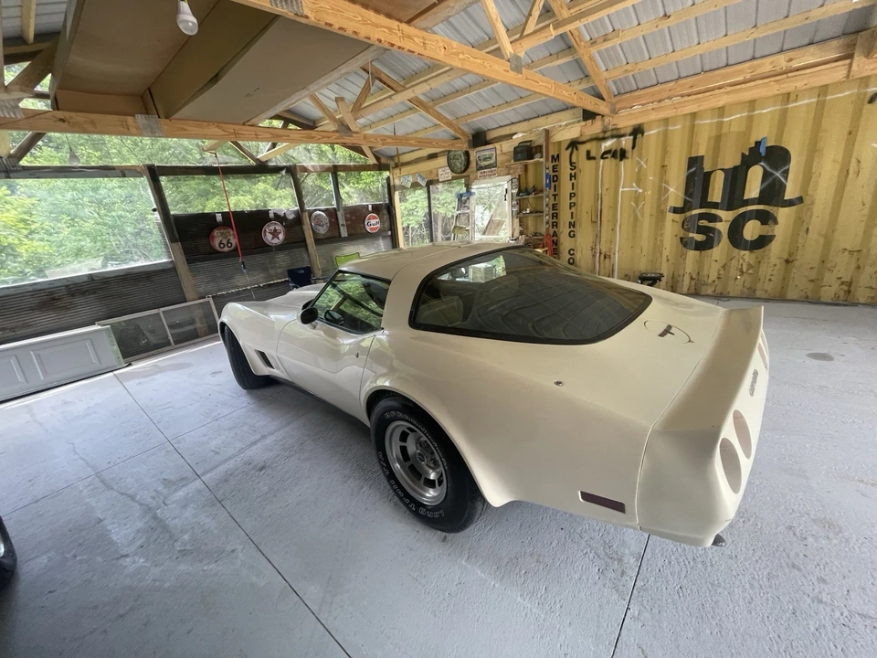 1981 Chevrolet Corvette C3 - Image 2 of 24
