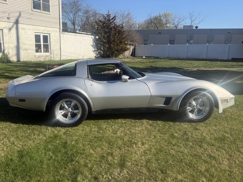 1981 Chevrolet Corvette - Image 16 of 30