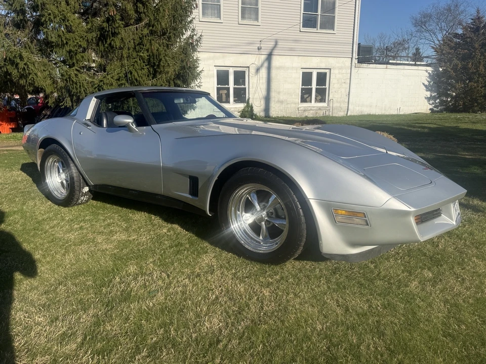 1981 Chevrolet Corvette - Image 2 of 30