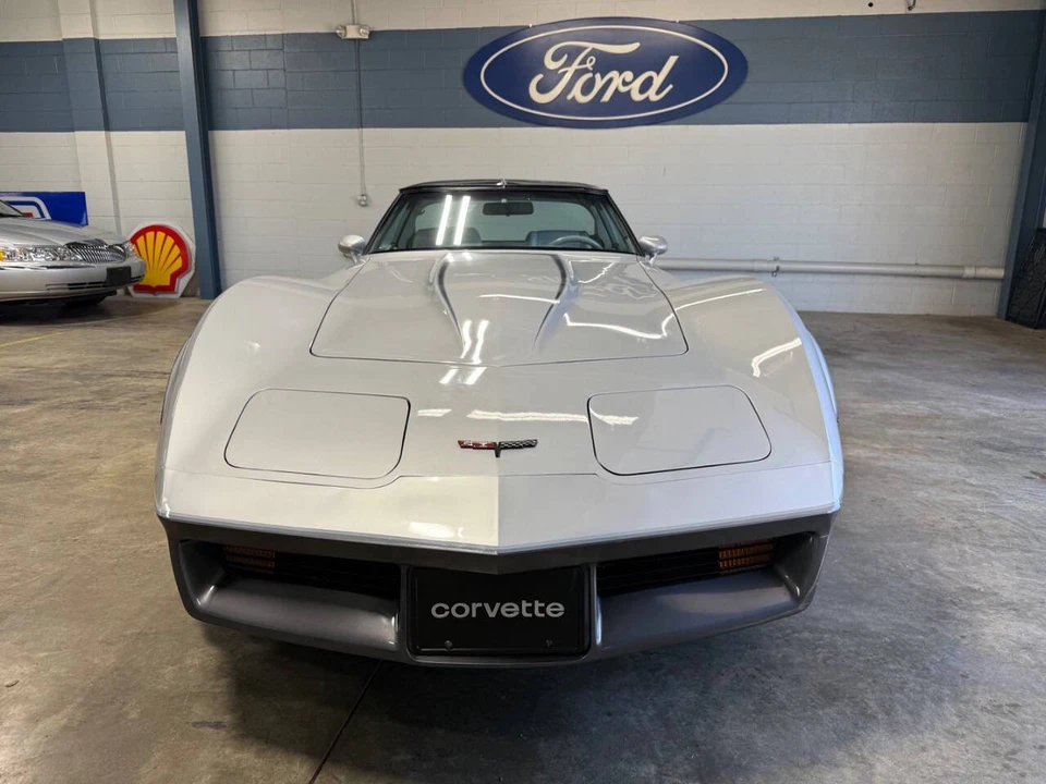 1981 Chevrolet Corvette C3 - Image 2 of 31