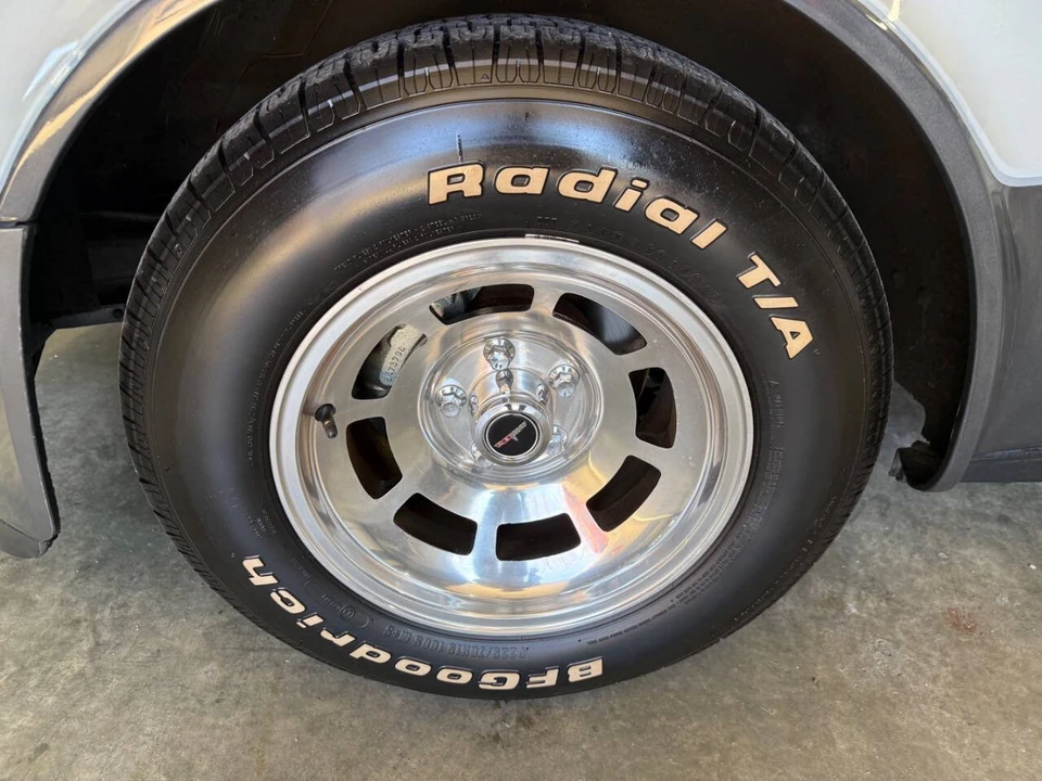 1981 Chevrolet Corvette C3 - Image 16 of 31