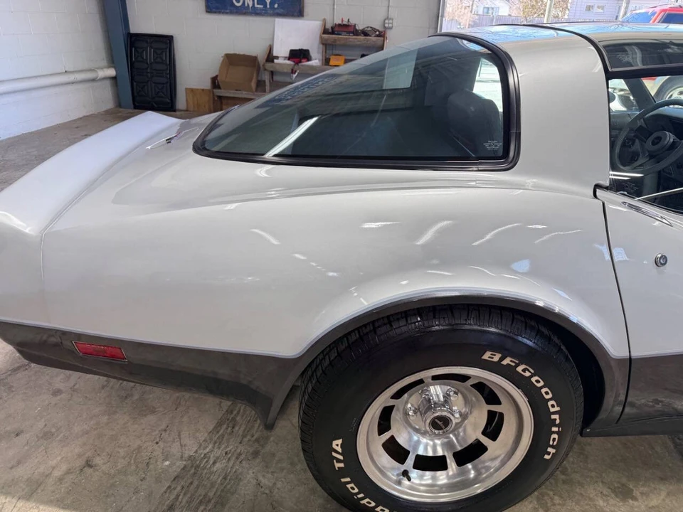 1981 Chevrolet Corvette C3 - Image 28 of 31
