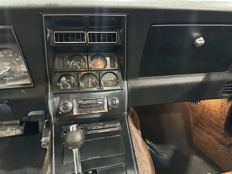 1981 Chevrolet Corvette C3 - Image 16 of 21