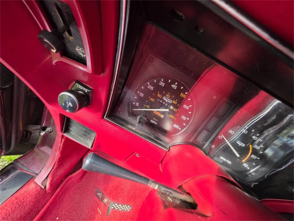 1981 Chevrolet Corvette C3 - Image 25 of 31