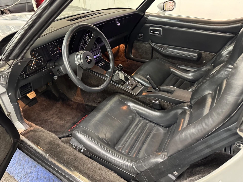 1981 Chevrolet Corvette C3 - Image 16 of 21