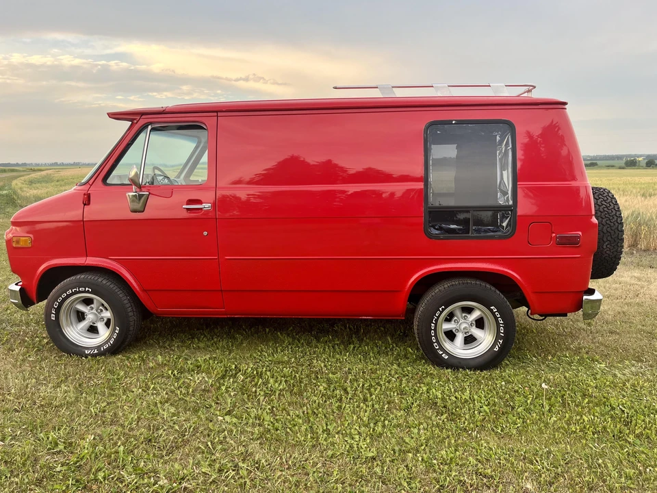 1981 Chevrolet G-Series Van - Image 9 of 31