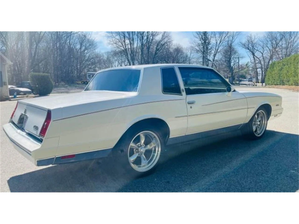 1981 Chevrolet Monte Carlo 4th Gen - Image 15 of 16