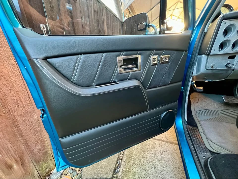 1981 Chevrolet Silverado - Image 2 of 12