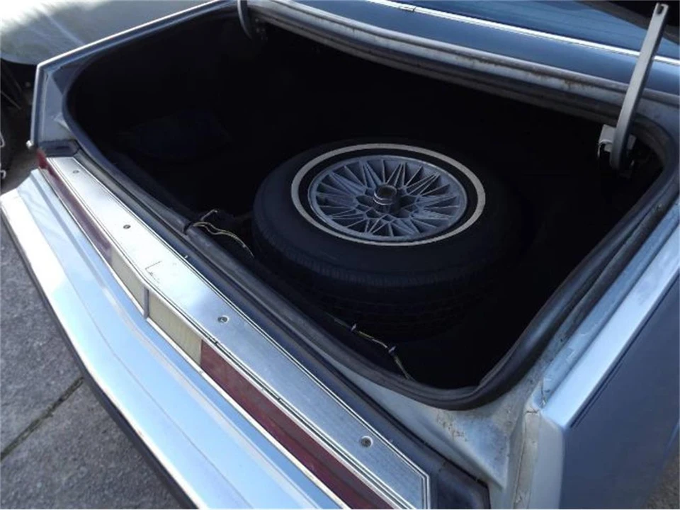 1981 Chrysler Imperial - Image 4 of 19