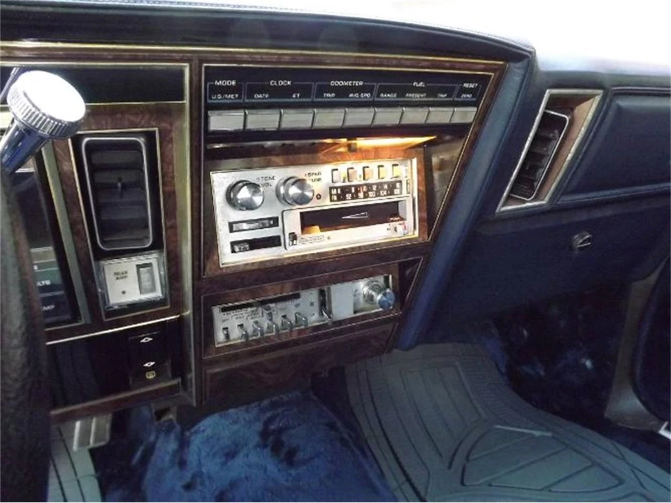 1981 Chrysler Imperial - Image 10 of 19