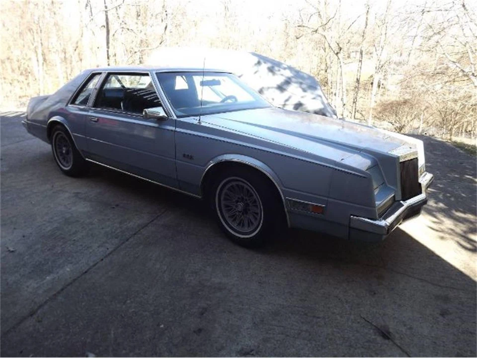 1981 Chrysler Imperial - Image 14 of 19