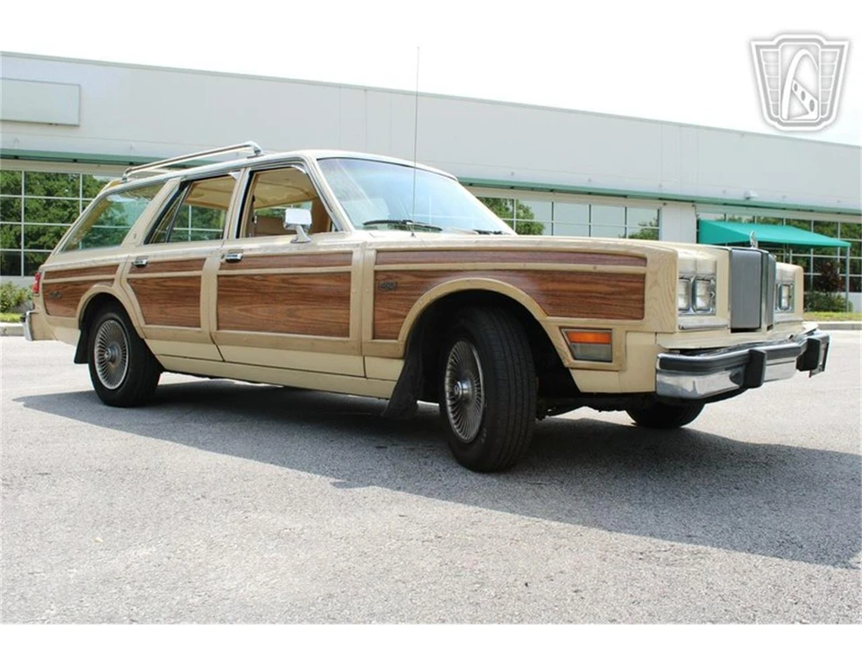 1981 Chrysler LeBaron - Image 21 of 31