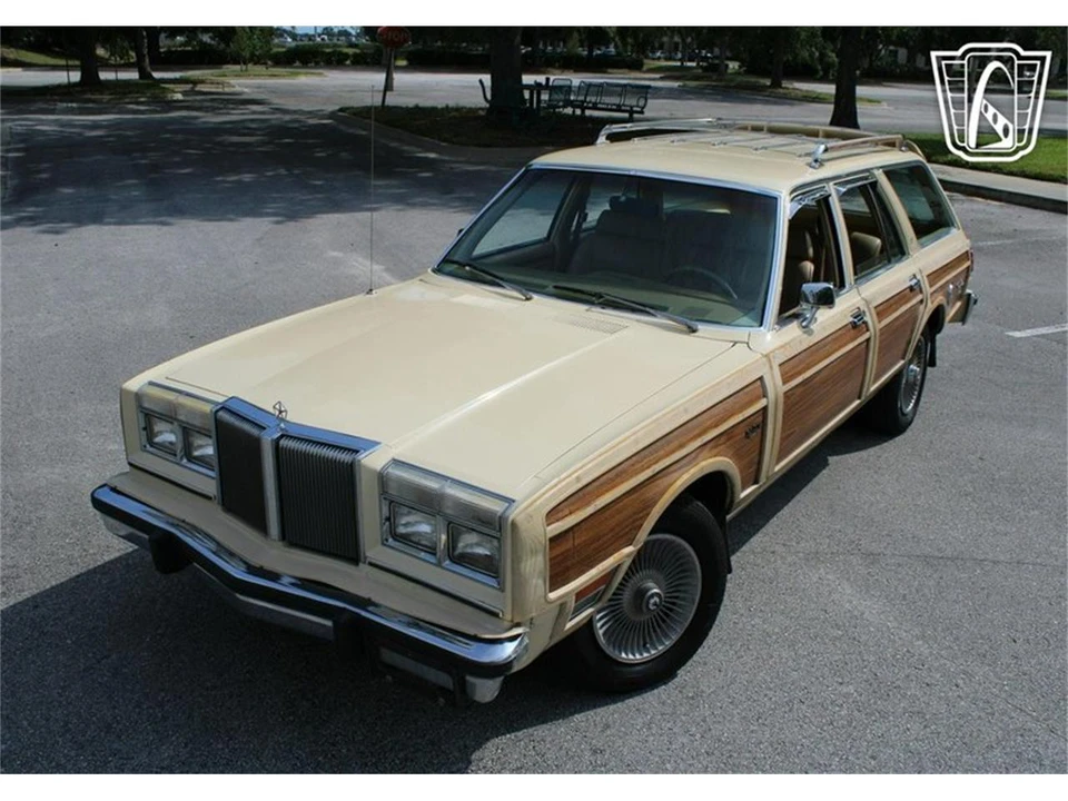 1981 Chrysler LeBaron - Image 11 of 31