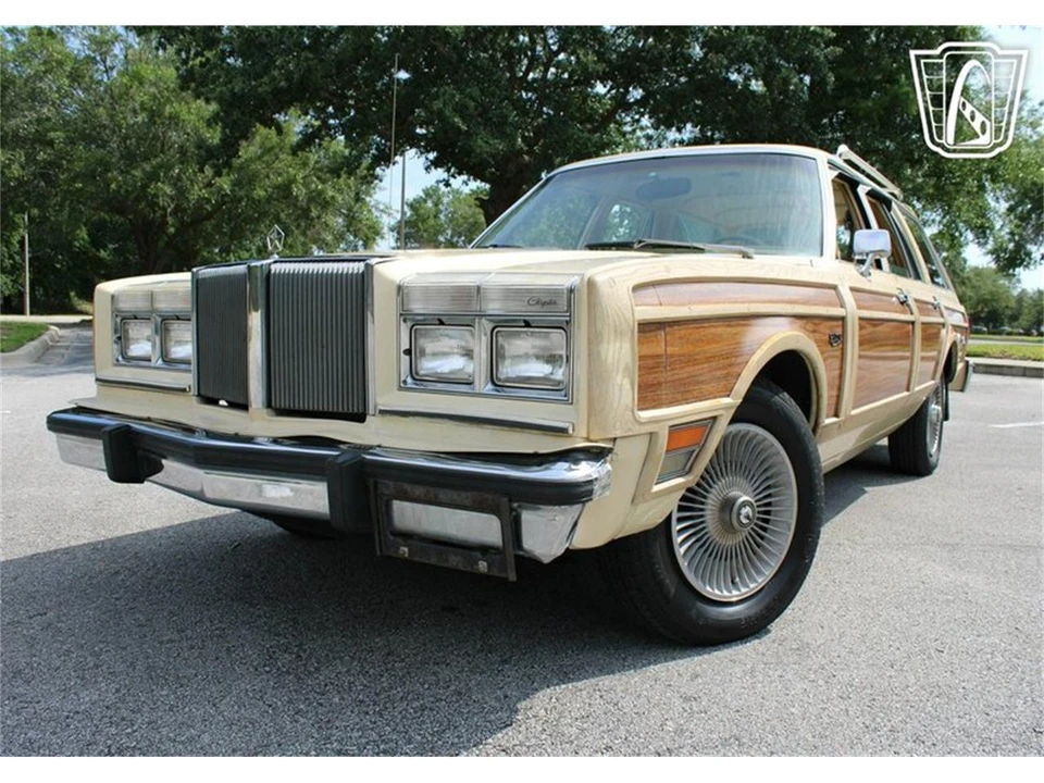 1981 Chrysler LeBaron - Image 26 of 31