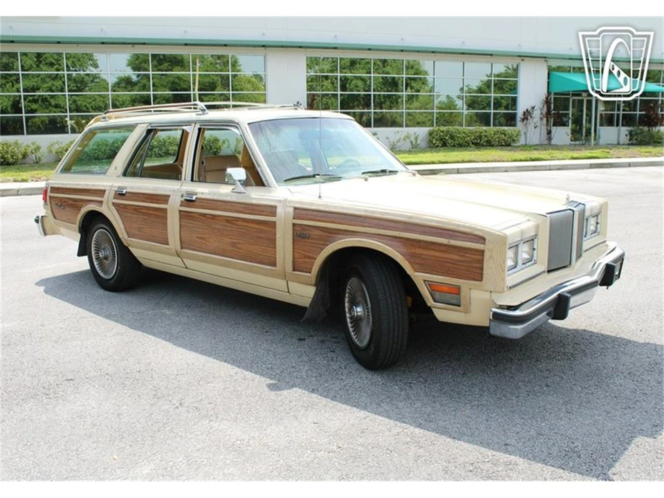 1981 Chrysler LeBaron - Image 22 of 31