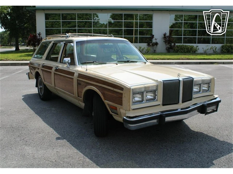 1981 Chrysler LeBaron - Image 7 of 31