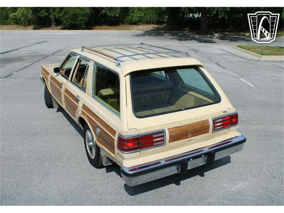 1981 Chrysler LeBaron - Image 17 of 31