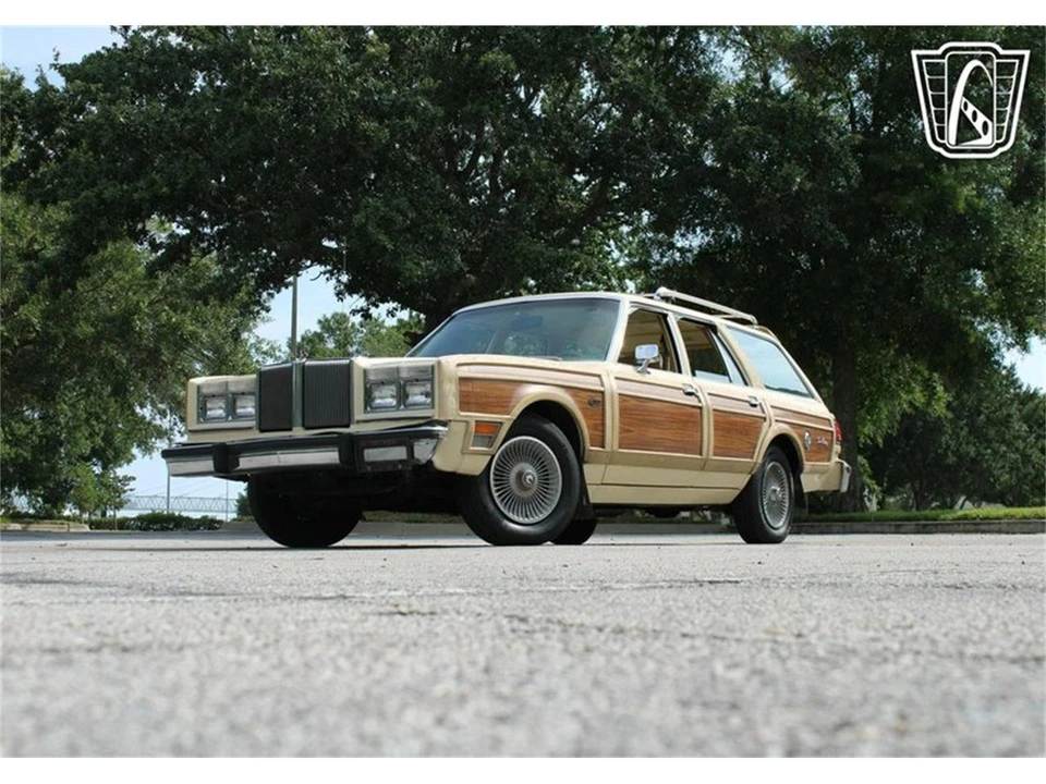 1981 Chrysler LeBaron - Image 2 of 31