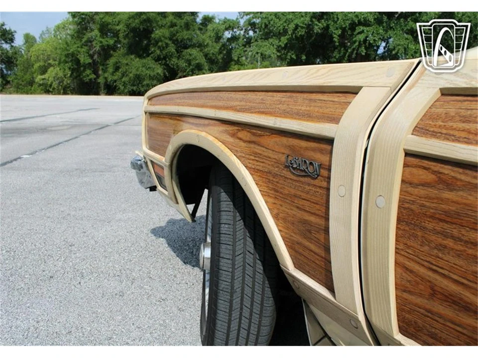 1981 Chrysler LeBaron - Image 27 of 31
