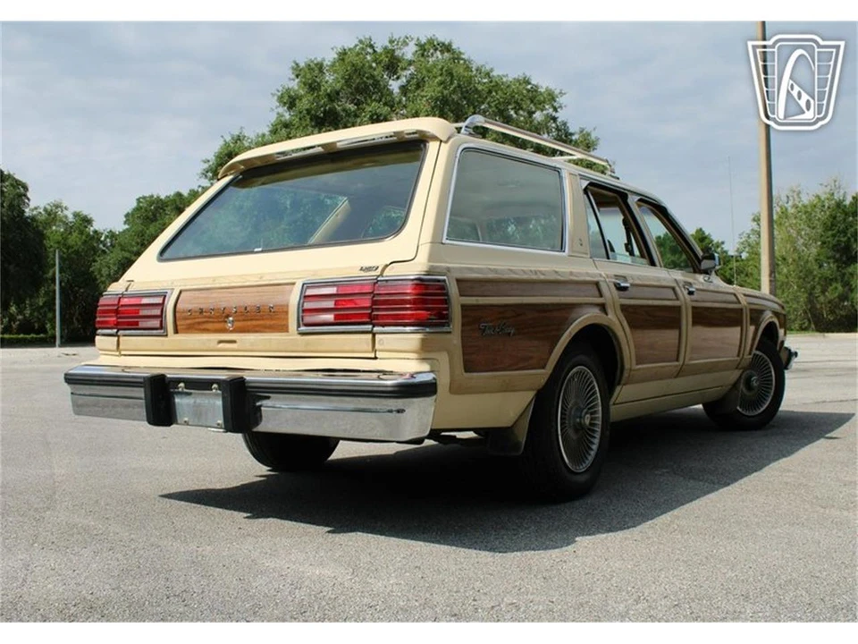 1981 Chrysler LeBaron - Image 18 of 31