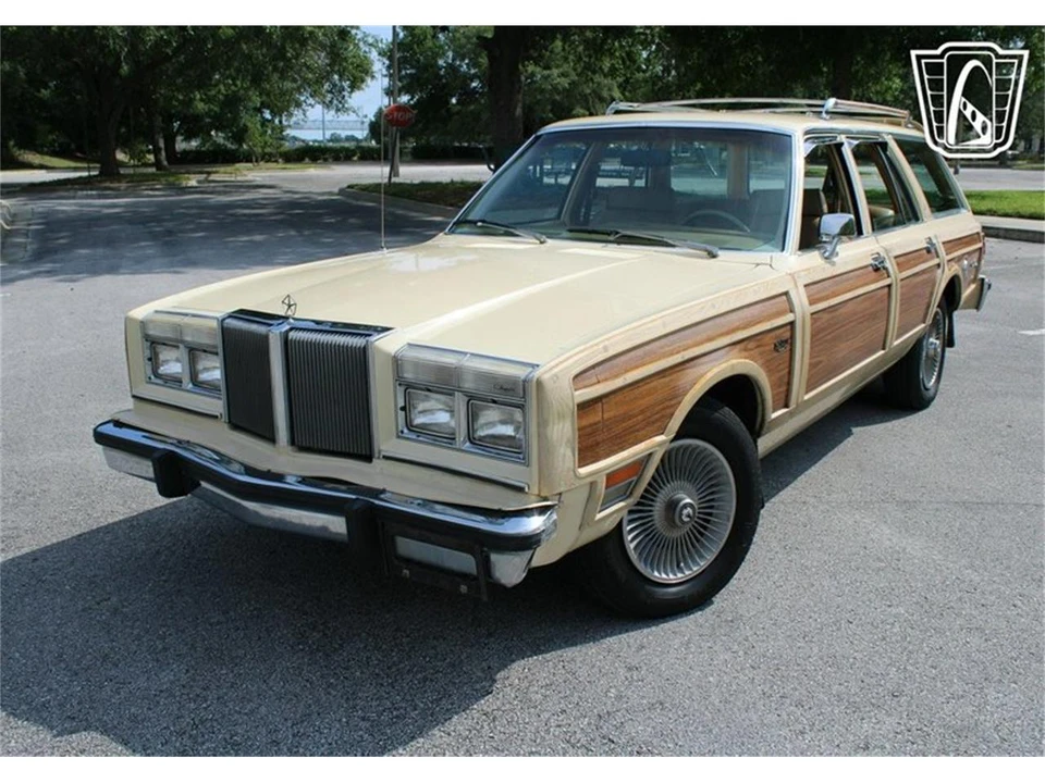 1981 Chrysler LeBaron - Image 10 of 31