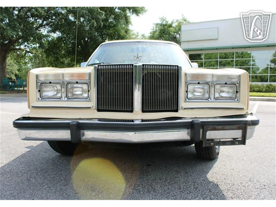 1981 Chrysler LeBaron - Image 25 of 31