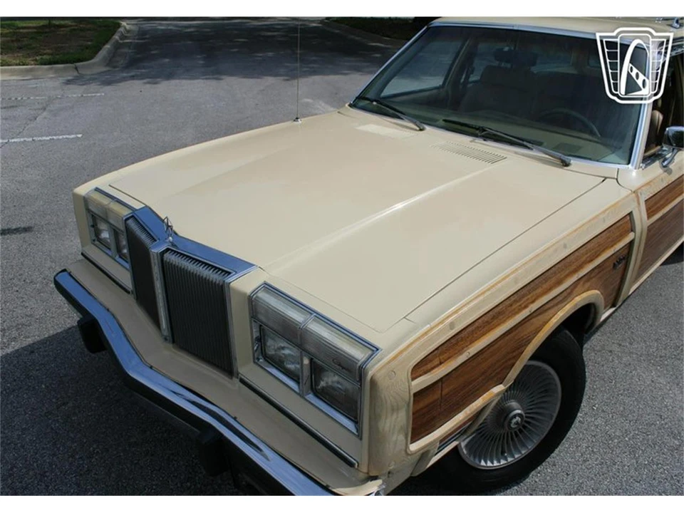 1981 Chrysler LeBaron - Image 30 of 31