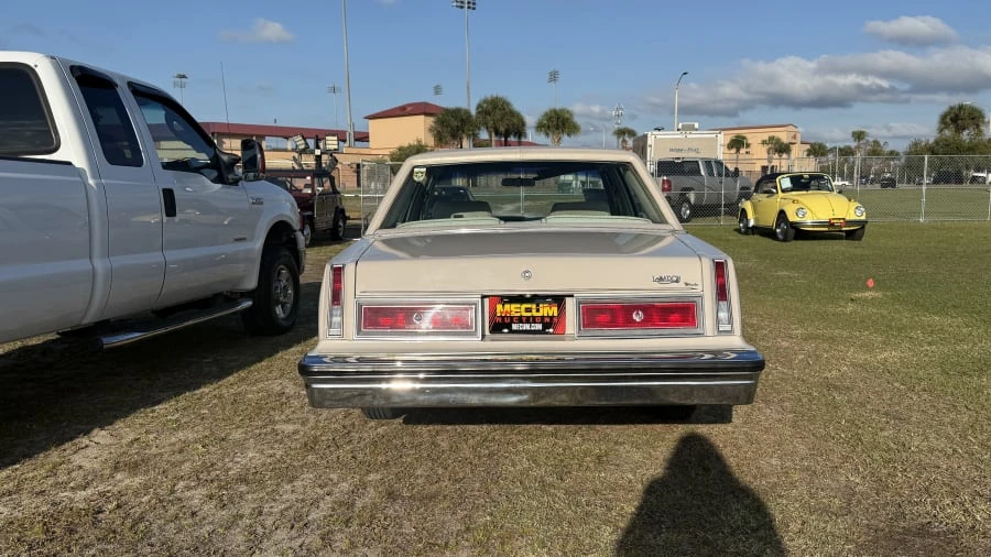 1981 Chrysler LeBaron - Image 5 of 11