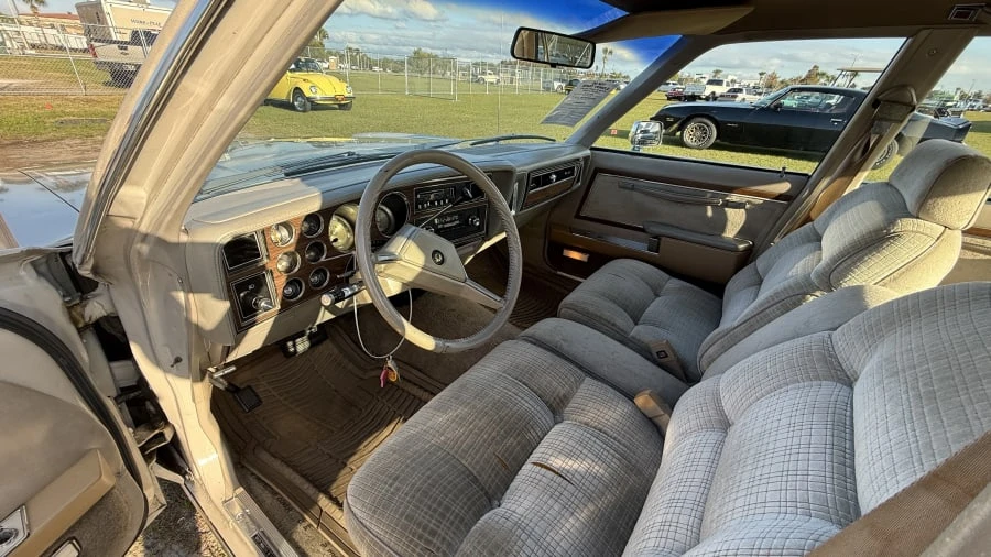 1981 Chrysler LeBaron - Image 9 of 11