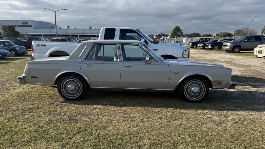 1981 Chrysler LeBaron - Image 2 of 11